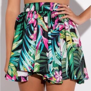 Akira Rita Quality Time Colourful Tropical Floral Satin Mini Shorts Size Large